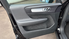 Volvo Xc40 2.0 T4 Momentum 5dr AWD Geartronic Petrol Estate